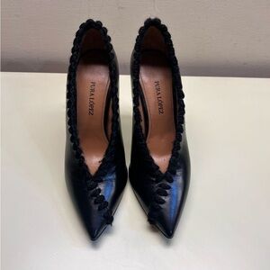 NWT Pura Lopez Black Heels with Scalloped Edge and Pointed Toe SIZE EU36